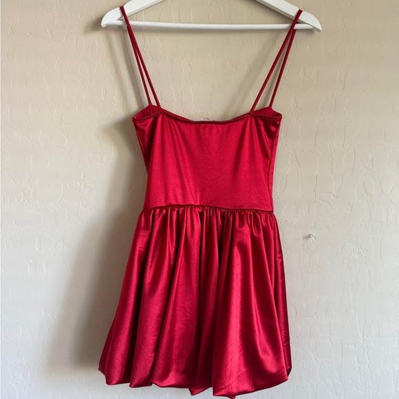 Charlotte Russe Bubble Hem Red Satiny Mini Spaghetti Strap Dress Small - Picture 4 of 7